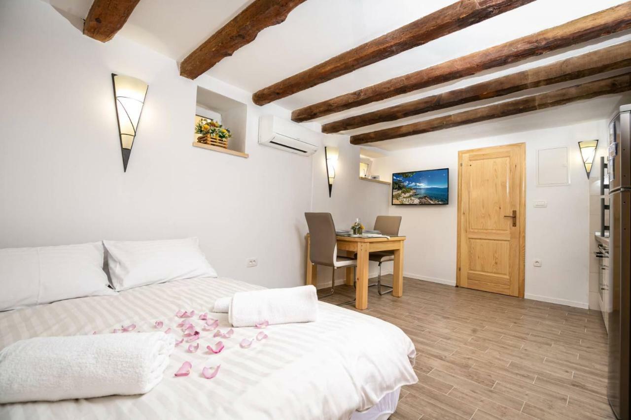 Studio Apartman Old Town Novi Vinodolski Zewnętrze zdjęcie
